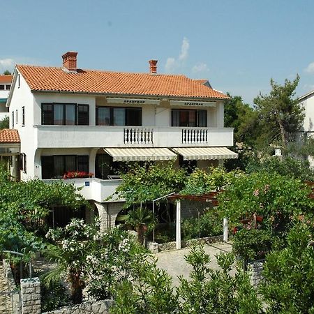 Apartments Jurina Krk Town Esterno foto
