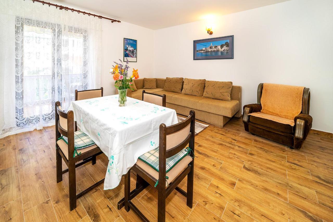 Apartments Jurina Krk Town Esterno foto
