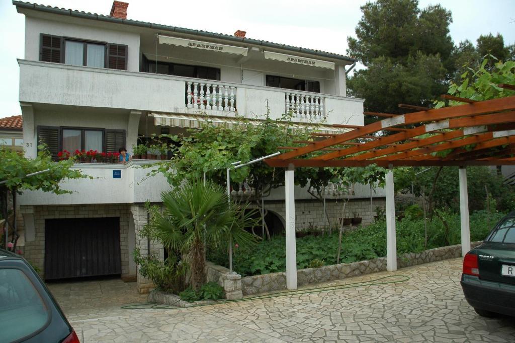 Apartments Jurina Krk Town Esterno foto