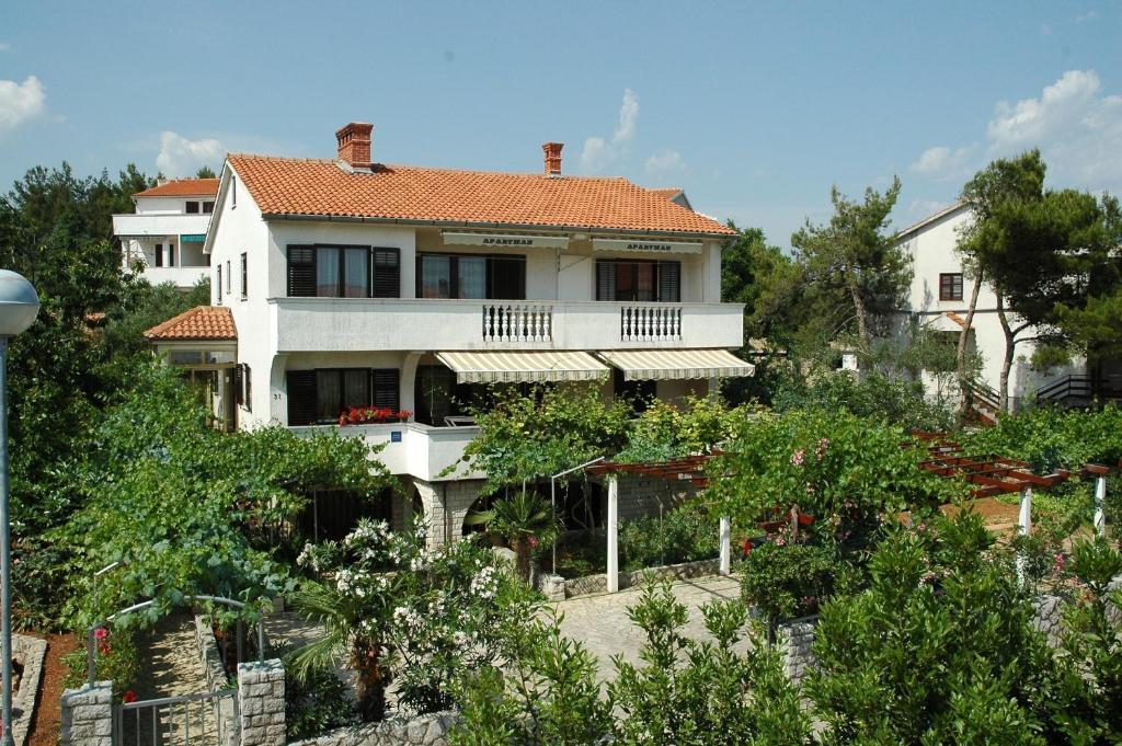 Apartments Jurina Krk Town Esterno foto